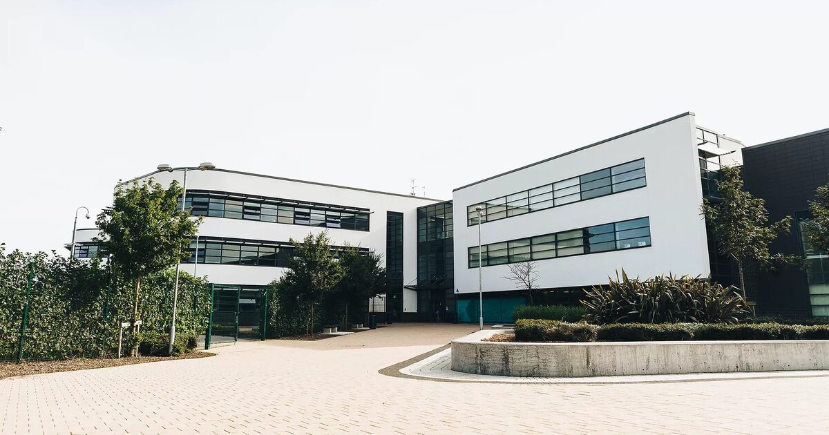 Basemap | School Admissions – calculating walking distance to school